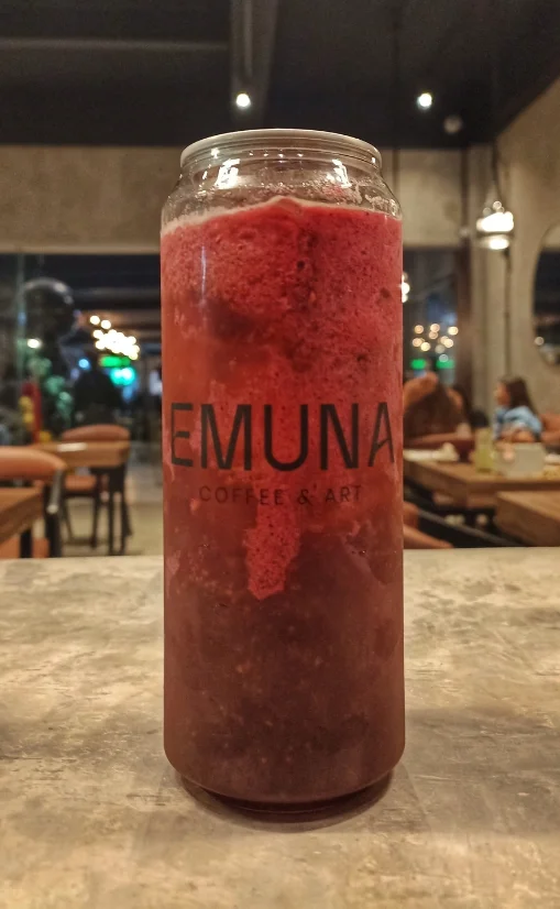 Cafetería con bebidas enlatadas en Puebla